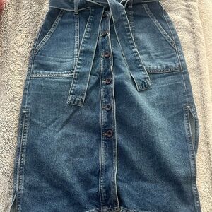 Reíss belted denim skirt gently worn